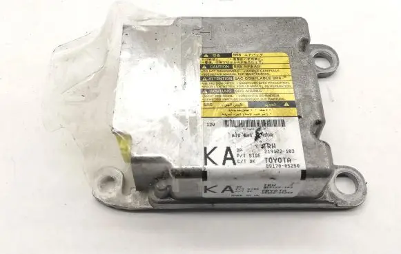 Toyota Avensis T270 Airbag control unit/module 8917005250