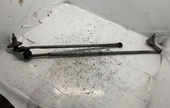 Mitsubishi Pajero Front wiper linkage 