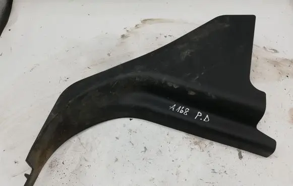 Land Rover Discovery 3 - LR3 Foot area side trim EMC500301