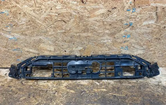 Audi A6 S6 C8 4K Front bumper upper radiator grill 4K0807233A S2511B158-M