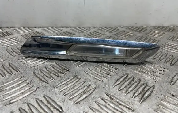 BMW 5 F10 F11 Front fender indicator light 7154168 7154170