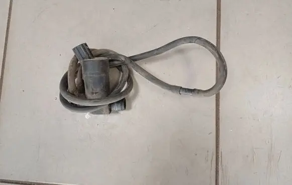 Ford Focus C-MAX Windscreen/windshield washer pump