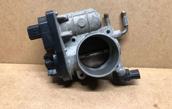 Toyota Avensis T250 Throttle valve