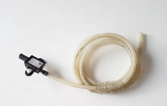 Mercedes-Benz E AMG W212 Airbag deployment crash/impact sensor A2129056501 5WK44804 140820009668