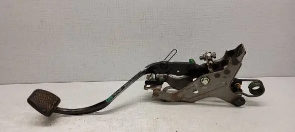 Toyota Verso Clutch pedal 