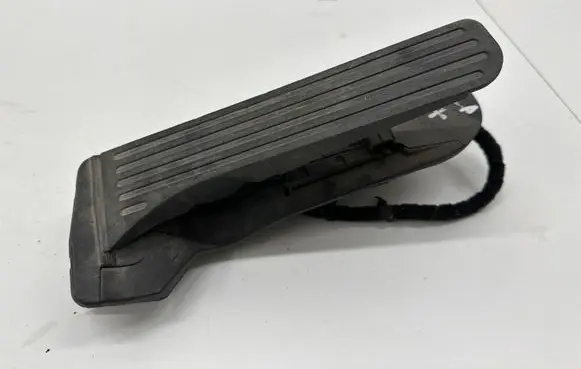 Volkswagen Golf Plus Accelerator throttle pedal 6PV008890