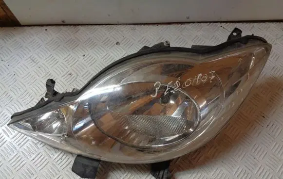 Peugeot 107 Headlight/headlamp 811500H040