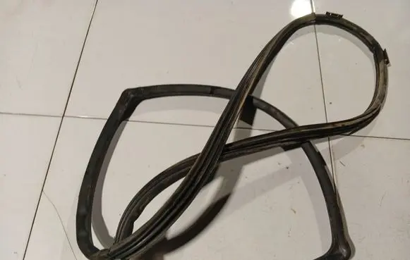 Toyota Corolla Verso E121 Rubber seal rear door 
