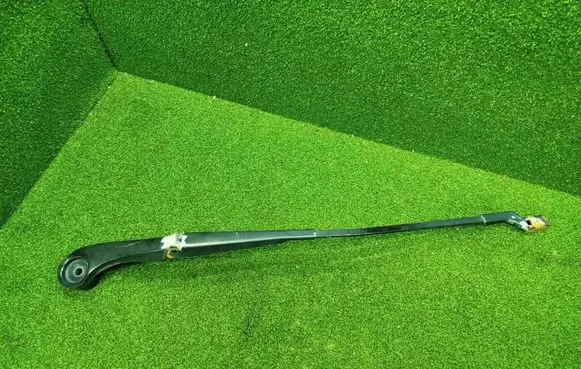 Front wiper blade arm