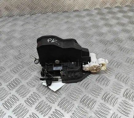 BMW X6 E71 Coupe door lock (next to the handle) 7318421