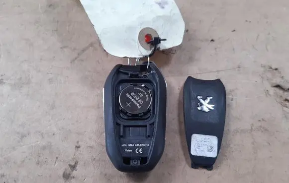 Nissan Pathfinder R51 Ignition lock 9834118980