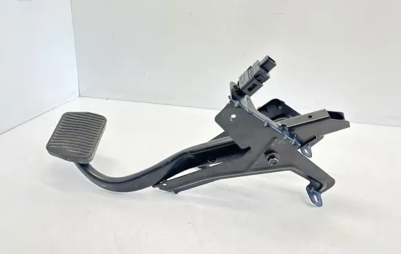 Volvo V70 Brake pedal 8622064 04W353