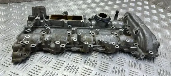 Mercedes-Benz C W205 Rocker cam cover A2740100603