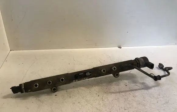 Volvo V70 Fuel main line pipe 0445215023 002116L3 30757146