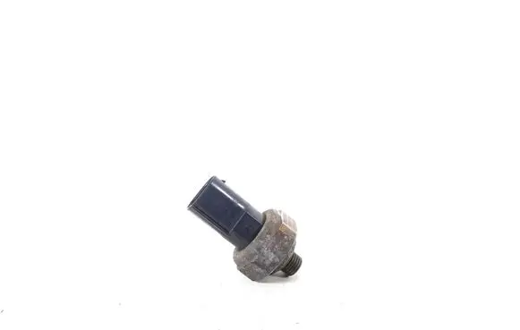 Mercedes-Benz CLS C219 Air conditioning (A/C) pressure sensor A2205420118