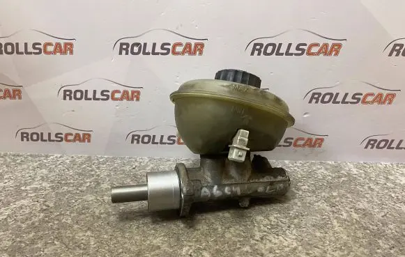 Audi A6 S6 C4 4A Master brake cylinder 8D0611301