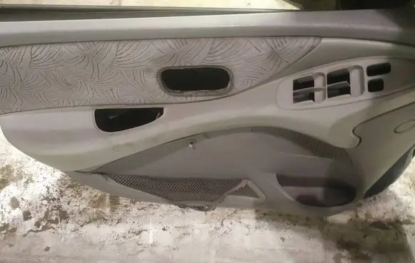 Front door card panel trim