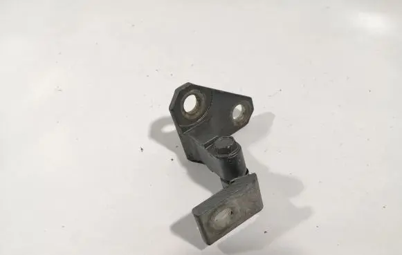 Volkswagen PASSAT B6 Front door upper hinge