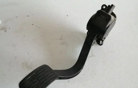 Citroen C4 I Picasso Accelerator throttle pedal 9654725380 0280755044