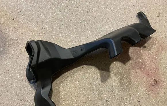 BMW M4 F82 F83 Cabin air duct channel 9205386