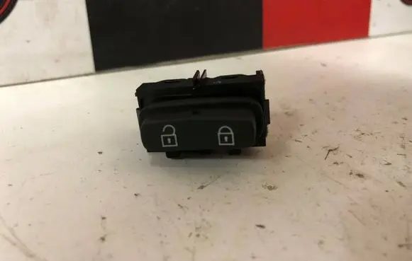 Volvo V70 Central locking switch button 30710475
