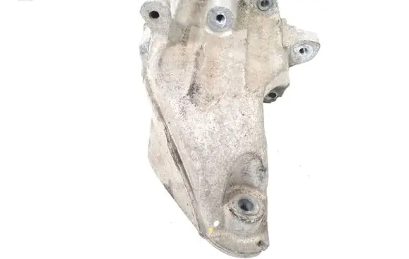 Mercedes-Benz E W212 Engine mounting bracket A6512230004