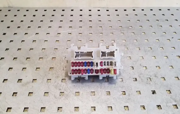 Nissan Navara D40 Fuse box set
