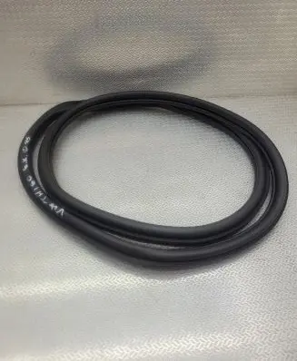 Volkswagen Taigo Rear door rubber seal (on body) 