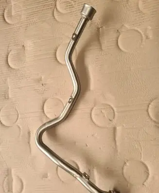 Engine coolant pipe/hose