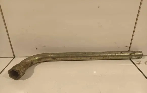 Audi A6 S6 C4 4A Wheel nut wrench 171012219A