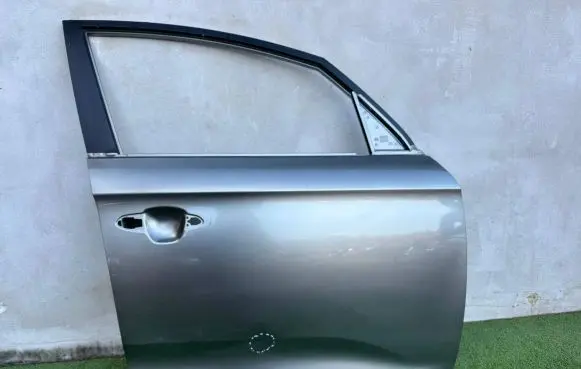KIA Carens IV Front door