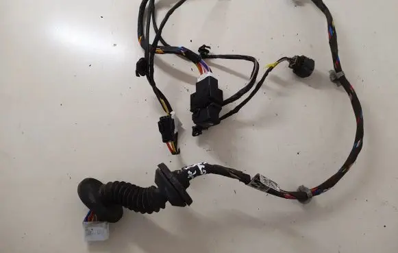 Hyundai Tucson JM Rear door wiring loom 916502E011