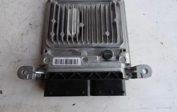 Mercedes-Benz E W212 Engine control unit/module A6519007500 28336101 A0064461540