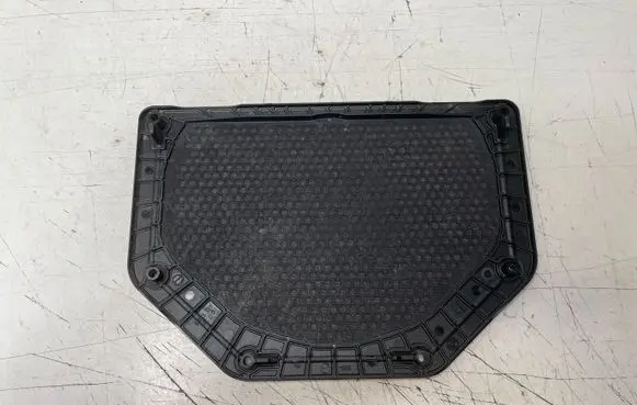 BMW 3 E90 E91 Subwoofer grill/trim 6925337