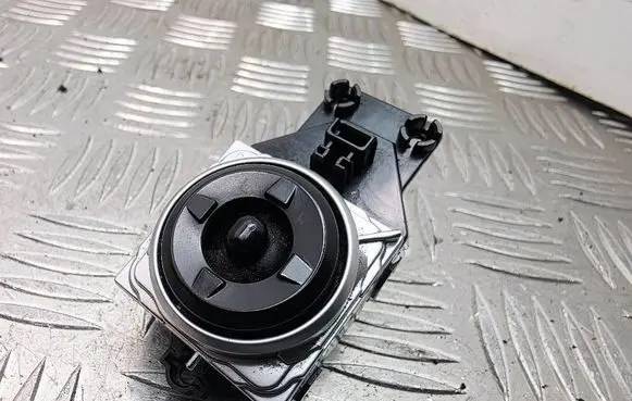 Hyundai i30 Wing mirror switch 39Y4811110