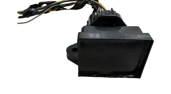 Ford Focus Fuel pump relay AU5A9D370FA H8QTB