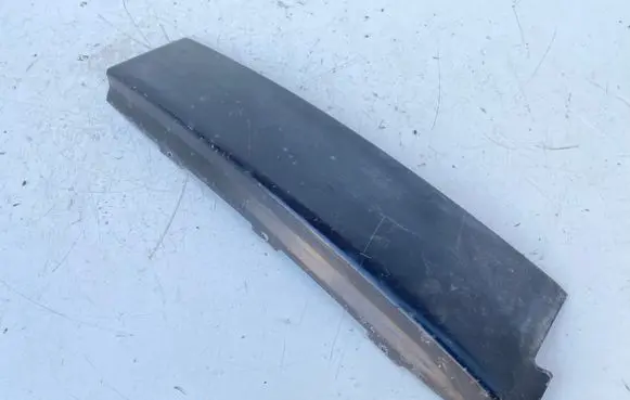 Audi A3 S3 8L Front door glass trim molding 8L3853289