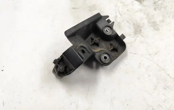 Audi A6 S6 C6 4F Bumper support mounting bracket corner 