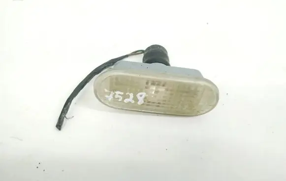 Volkswagen Golf IV Front fender indicator light 1J5949117