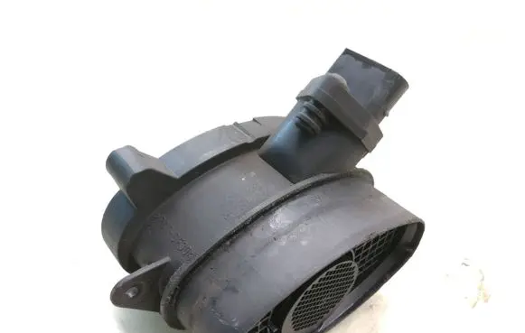 BMW 5 E39 Mass air flow meter 7787076 0928400468