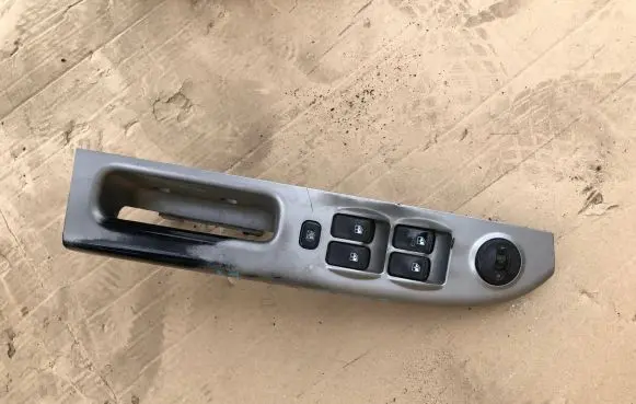 KIA Carens I Electric window control switch