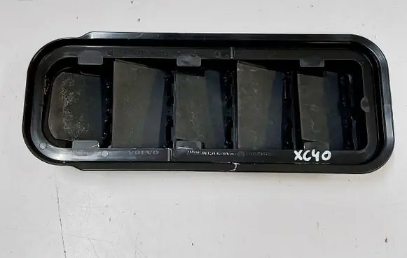 Volvo XC40 Cabin air duct channel 31449325