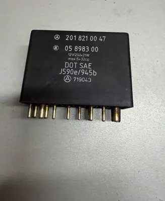 Mercedes-Benz E W124 Other control units/modules 2018210047 719043 05898300