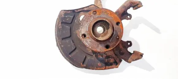 Volkswagen Golf III Front wheel hub