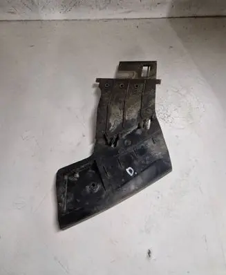 Citroen C5 Front bumper mounting bracket 31323429