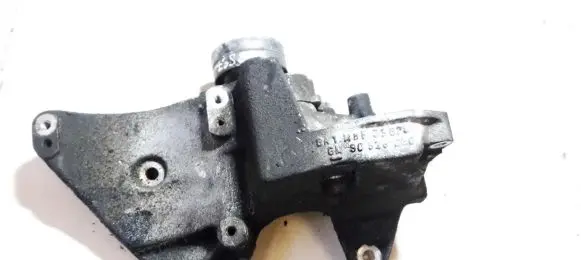 Opel Vectra B Engine mounting bracket 90528680 33679