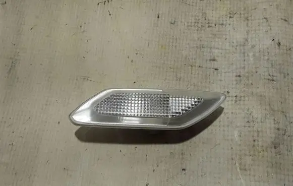 Dacia Sandero III Front fender indicator light 261612750R