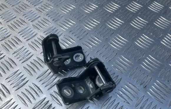 Opel Corsa F Front door hinge set DG9352