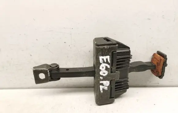 BMW 5 E60 E61 Front door check strap stopper 7033609