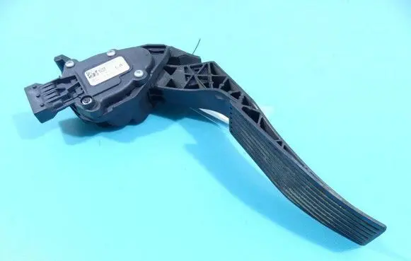 Opel Astra J Accelerator throttle pedal 13252702 IMPRK1271964